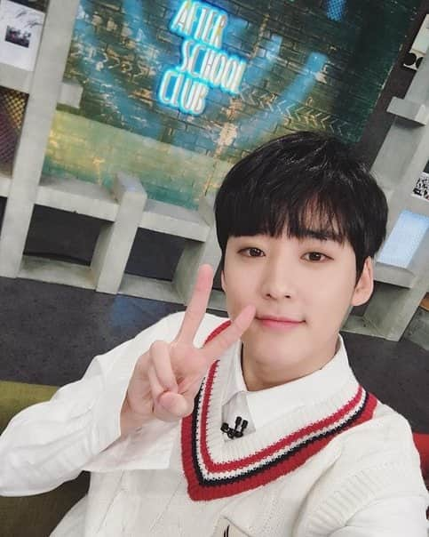 ケビン・ウーさんのインスタグラム写真 - (ケビン・ウーInstagram)「— ♡ . . . ʚ Prince Woo's IG update ɞ . . . . #KevinWoo #WooSungHyun #Kevin #케빈 #EliKim #KimKyungJae #ShinSooHyun #SooHyun #Kiseop #LeeKiseop #Seop #Hoon #YeoHoonMin # #Jun #JunYoung #LeeJunYoung #UKISS #유키스 #키스미 #KPOP #Kpopboys #kpopboyband . . . 【 @Kevinwoo_official 】」1月3日 9時59分 - kevin_woo1125