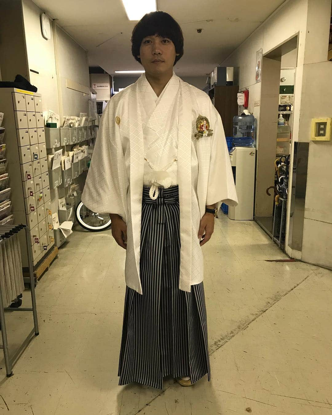 白井鉄也さんのインスタグラム写真 - (白井鉄也Instagram)「新春チーモンチョーチュウでした！  #新春チーモンチョーチュウ #笑い過ぎて声枯れた！ #楽しかった！ #動画載せたよ！ #新春鉄球カルタだよ！ #来年ももっとおもろいコーナー考えなきゃ！ #お客さんを病院送りにするくらいにしなきゃ！ #待ってろ！ #来年！ #和服 #Japaneseclothes #着物 #kimono #me #tbt #love #cute #instlike #instgood」1月3日 4時33分 - shiraichimon