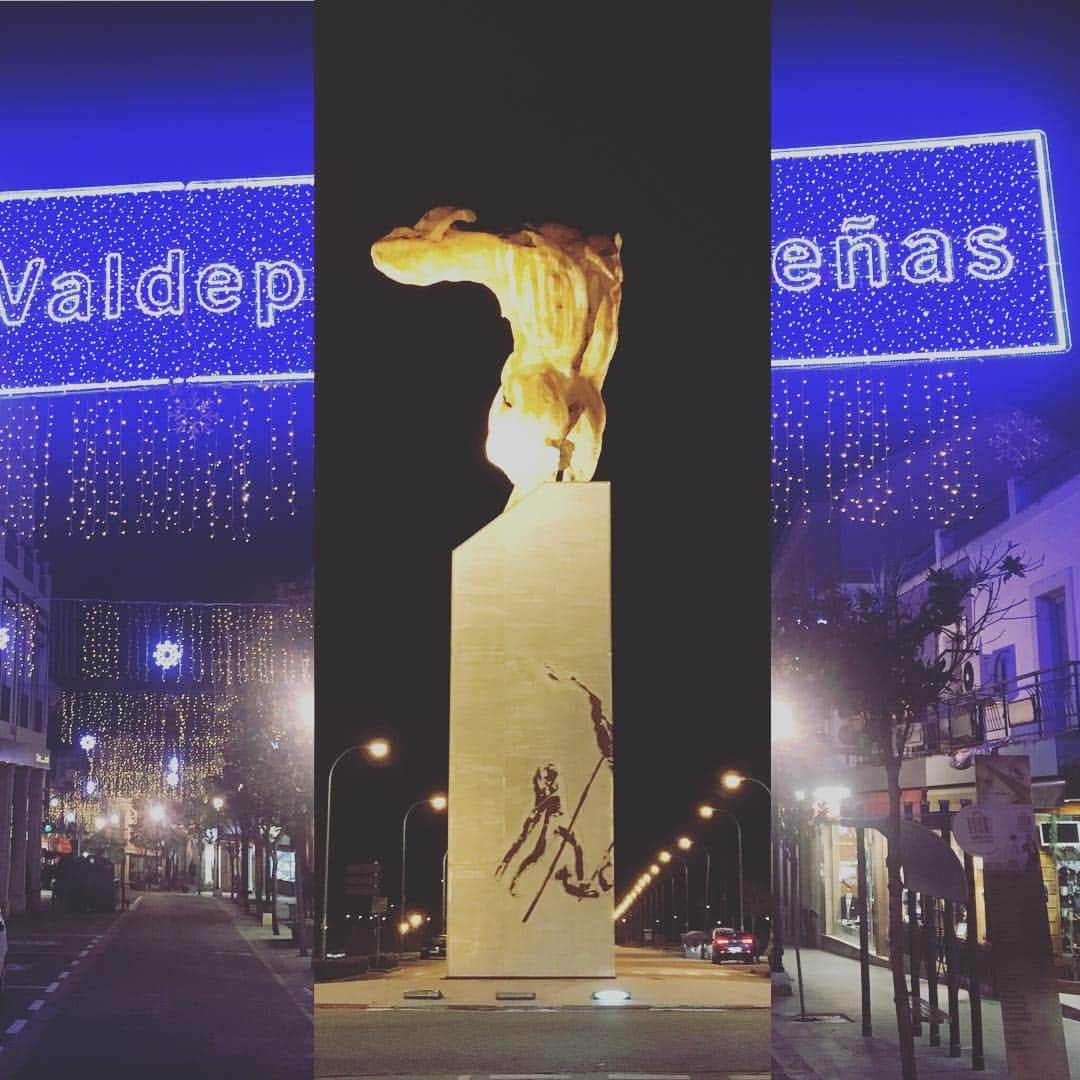 ハイメ・ヒメネスのインスタグラム：「¡Muy Heroica Ciudad de Valdepeñas! 💪🏻🔝#valdepeñas #vino #ciudad #heroica」