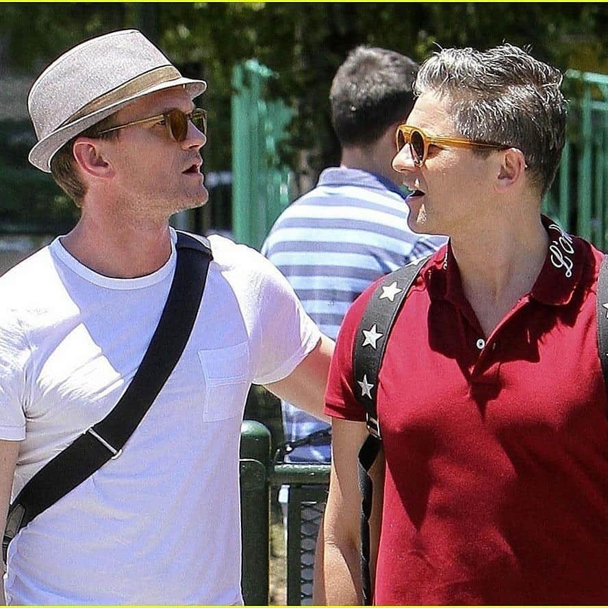 ニール・パトリック・ハリスさんのインスタグラム写真 - (ニール・パトリック・ハリスInstagram)「Happy 2nd Day of 2018! 😊 #neilpatrickharris #davidburtka #nph #db #actors #lovethem #handsome #chef #vacation #paparazzi #argentina #couple #husbands @nph @dbelicious 👬」1月3日 7時50分 - instagranph