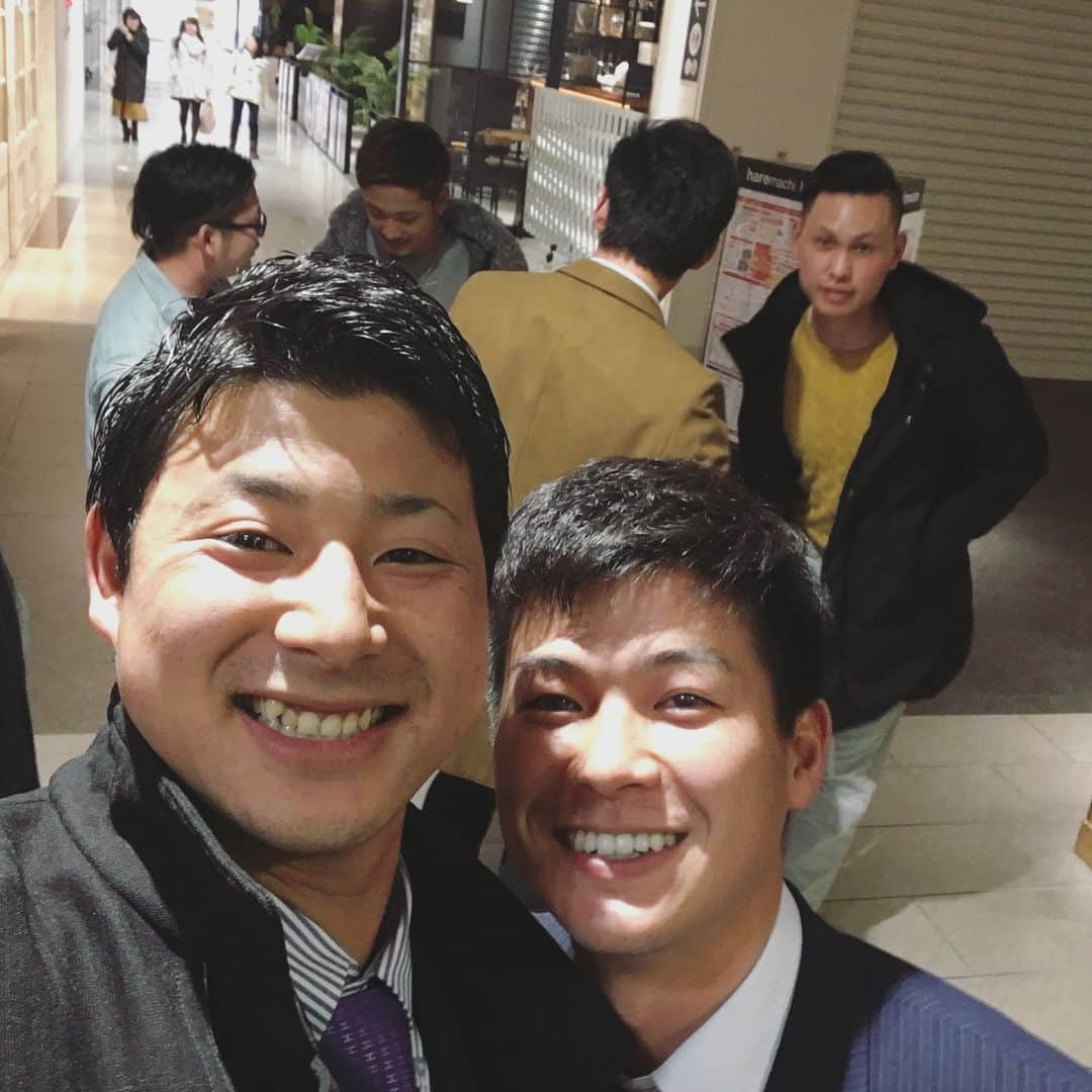 藤岡裕大さんのインスタグラム写真 - (藤岡裕大Instagram)「昨日は高校のOB会でした！ 先輩達に会えて良かったです✌️ ご馳走様でした！  来年はゴルフ！ #岡山理大附属 #カープ #DeNA #ロッテ」1月3日 11時24分 - yuda1.0808