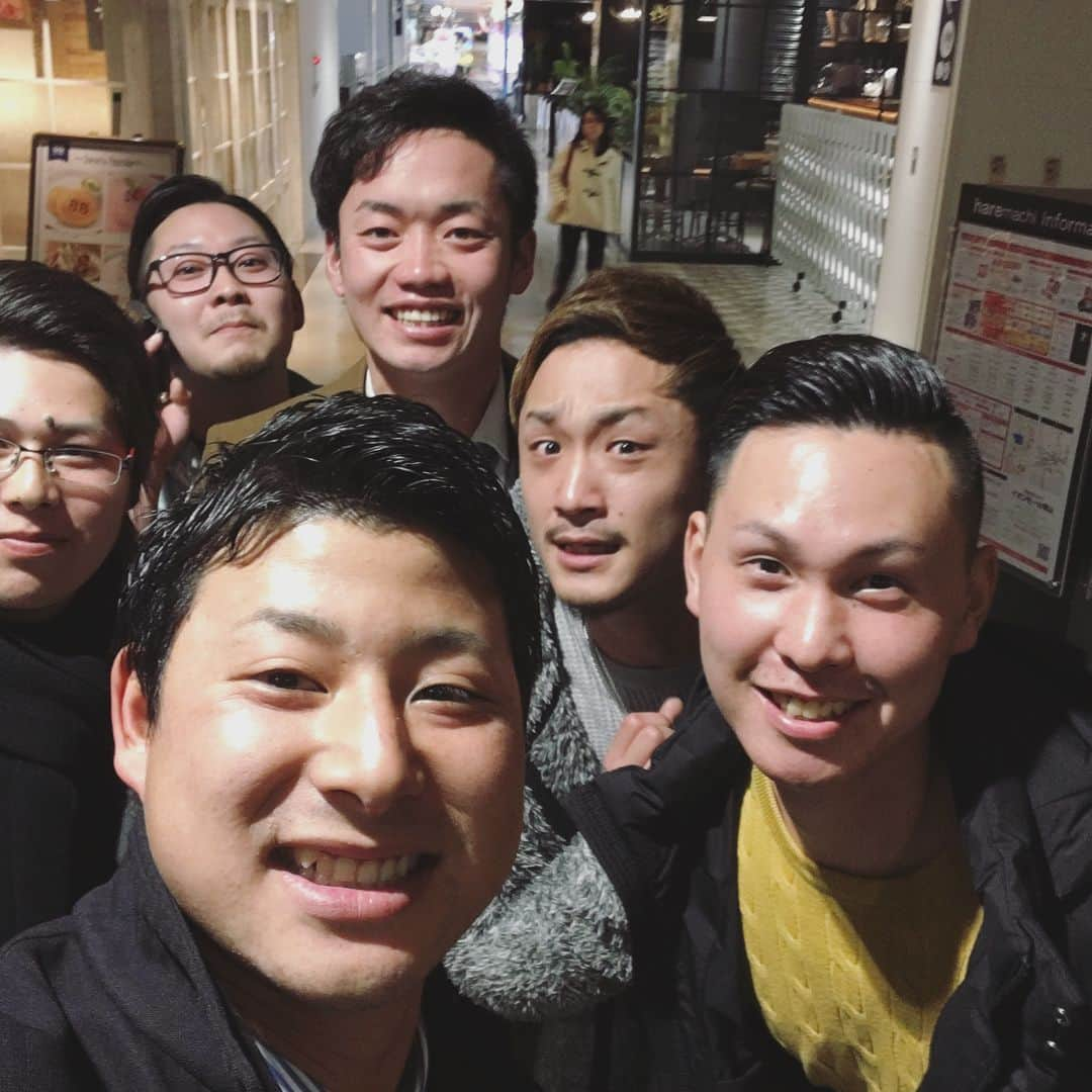 藤岡裕大さんのインスタグラム写真 - (藤岡裕大Instagram)「昨日は高校のOB会でした！ 先輩達に会えて良かったです✌️ ご馳走様でした！  来年はゴルフ！ #岡山理大附属 #カープ #DeNA #ロッテ」1月3日 11時24分 - yuda1.0808