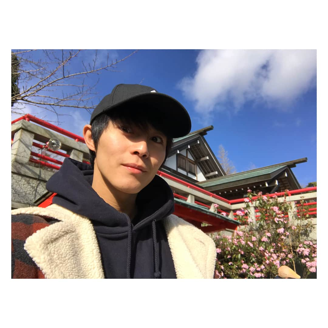 猪野広樹さんのインスタグラム写真 - (猪野広樹Instagram)「明けましておめでとうございます！  初詣初詣。  2018年もどうぞ宜しくお願いします。  #2018年 #謹賀新年 #初詣」1月3日 14時52分 - hiroki_ino