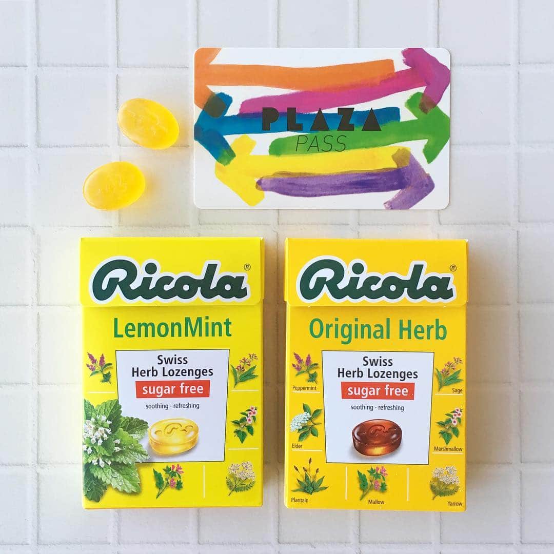 プラザ/PLAZAさんのインスタグラム写真 - (プラザ/PLAZAInstagram)「PLAZA PASS 1月の100ポイント交換は、Ricola（リコラ）のハーブキャンディー。  オリジナルとレモンミントの2種類からおひとつお選びいただけます。 のどの乾燥が気になる季節に・・・ぜひお試しください。  #Ricola #リコラ #キャンディ #のど飴　#PLAZAPASS #PLAZAPASSポイント交換 #ポイント交換」1月4日 13時29分 - plazastyle