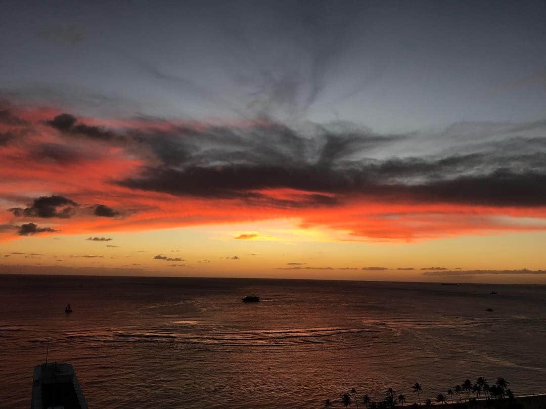 小泉里子さんのインスタグラム写真 - (小泉里子Instagram)「#sunset #strong #hawaii」1月5日 3時46分 - satokokoizum1