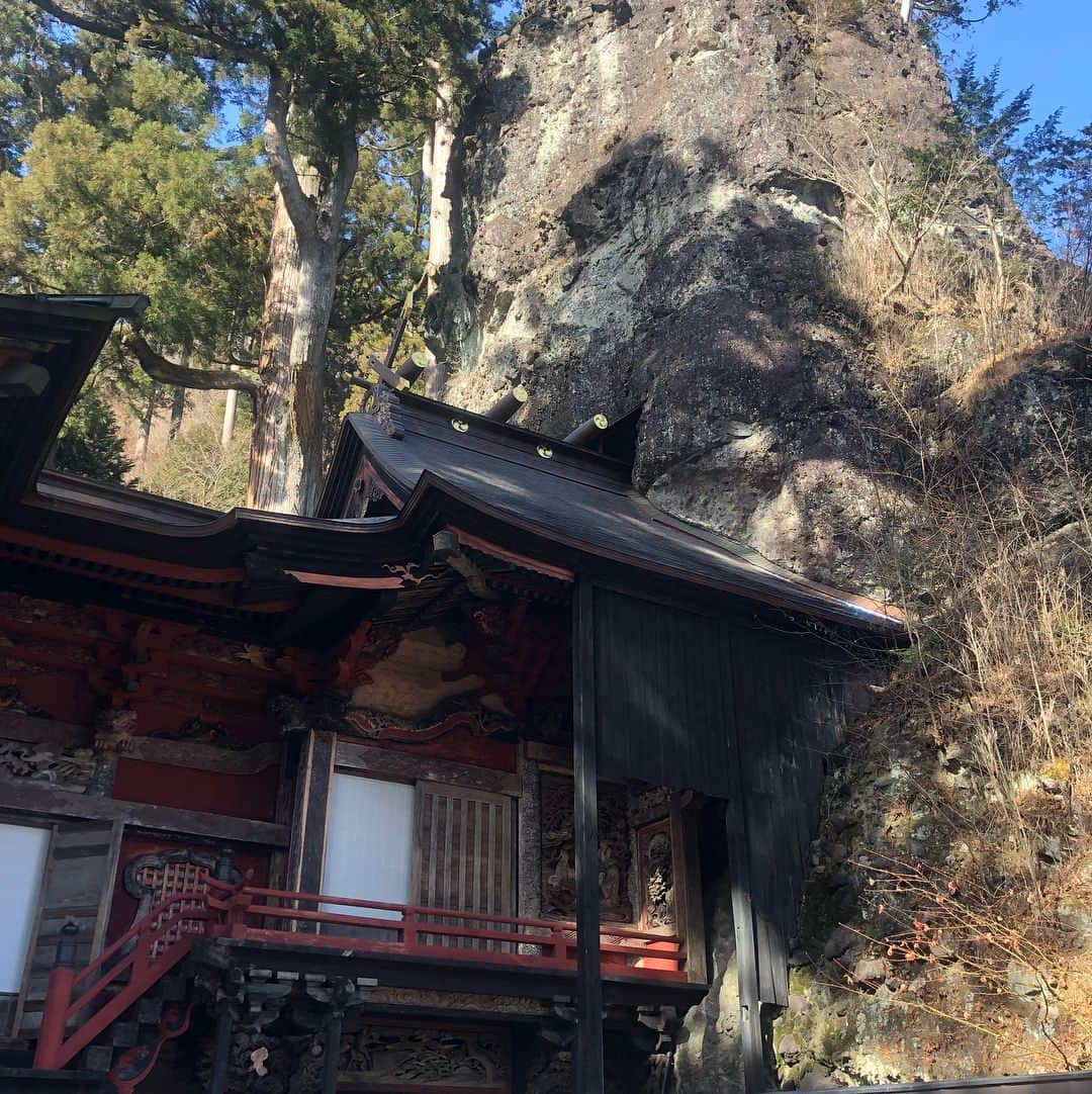 山口祥行さんのインスタグラム写真 - (山口祥行Instagram)「初詣⛩‼️私は大吉が出るまで無理矢理おみくじを引く‼️今年は3回😊 #パワースポット  #榛名神社」1月5日 19時12分 - yamariguez