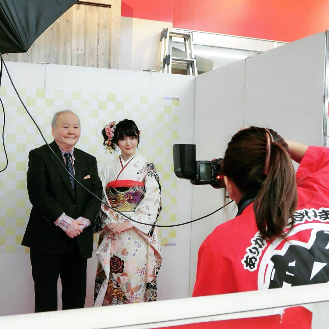 香川愛生のインスタグラム：「別日のイベントの広告用に、イベント中に撮影会🙏🙏 #新春将棋 #将棋 #宇都宮 #加藤一二三 #先生 #ひふみん #なんて #恐れ多くて #呼べません #山口恵梨子 #えりりん #金久保茉由 #ぼんぼん #みんなかわいい #ご共演 #ありがとうございました #kawaii #かわいい #振袖 #furisode #着物 #kimono #和服 #kawaii #きものプリンセス #渋谷きものレンタル #シブヤキモノレンタル」