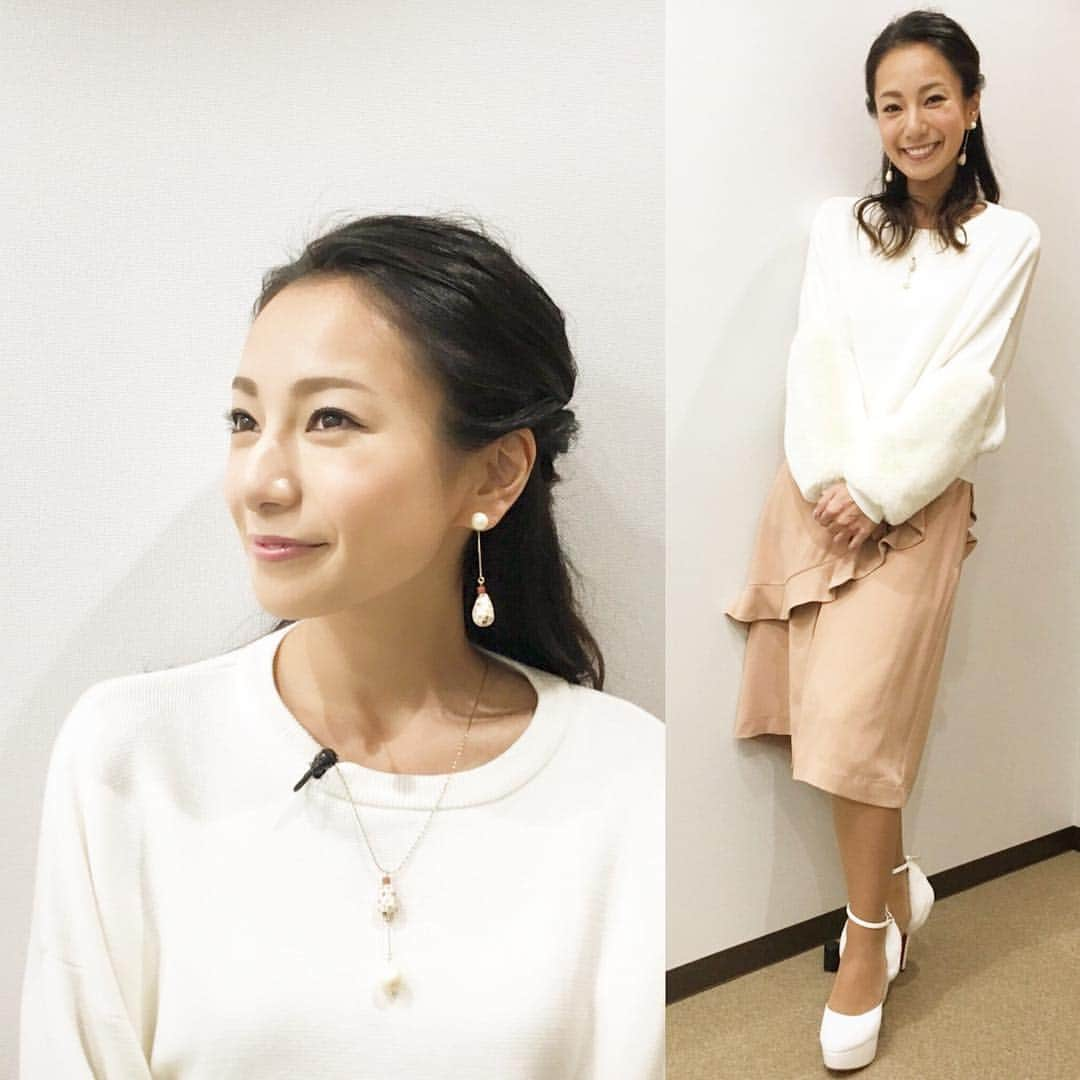 三船美佳さんのインスタグラム写真 - (三船美佳Instagram)「🏡 毎日放送『住人十色』1/6(土)17:00〜17:30放送  ニット→ #verofonna @verofonna  スカート→#adonisis @adonisis_psalter  ネックレス、ピアス→ #raffia @raffia_kobe」1月6日 11時42分 - mikamifune_official