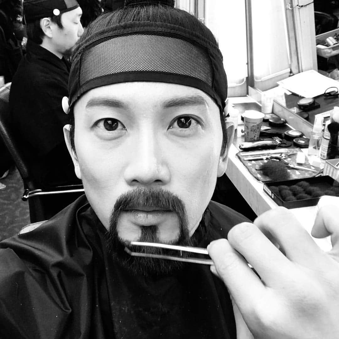 チソンのインスタグラム：「#명당 #지성 명당스텝분들! 그동안 정말 수고 많으셨습니다. 감사합니다. 2018. 1. 5」
