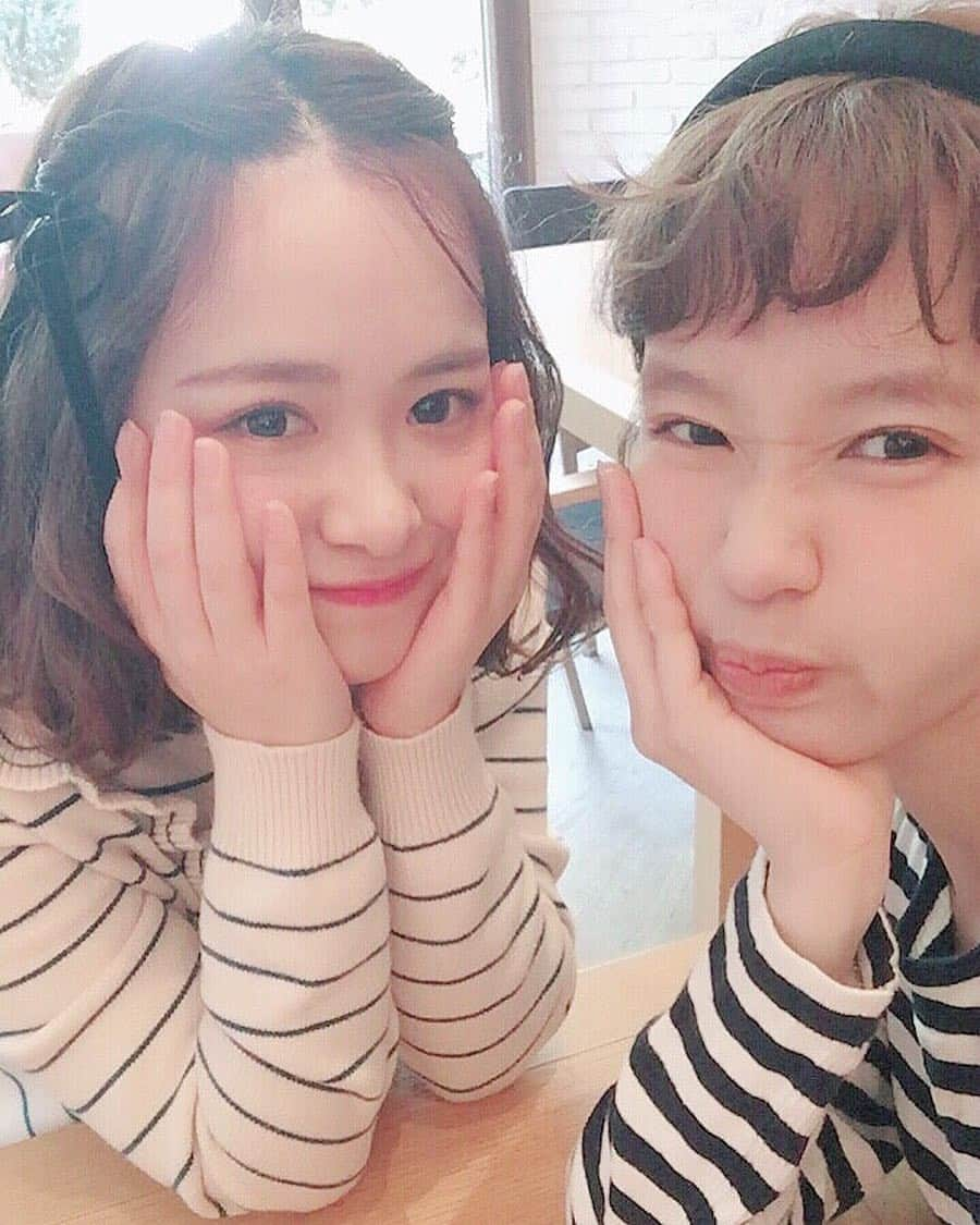 柴田紗希さんのインスタグラム写真 - (柴田紗希Instagram)「ひっさしぶりの柴田と可奈子♡ ボーダーかぶりでね。 ランチして買い物して会話して 平和が一番🕊 って感じた良き平日の昼下がりでございました。 あら、今年で出会ってちょうど10年たった気がいたします❤️ @11kanaco14 ...♡ #出会いは高校の入学式 #しばかな」1月6日 21時11分 - shibasaaki