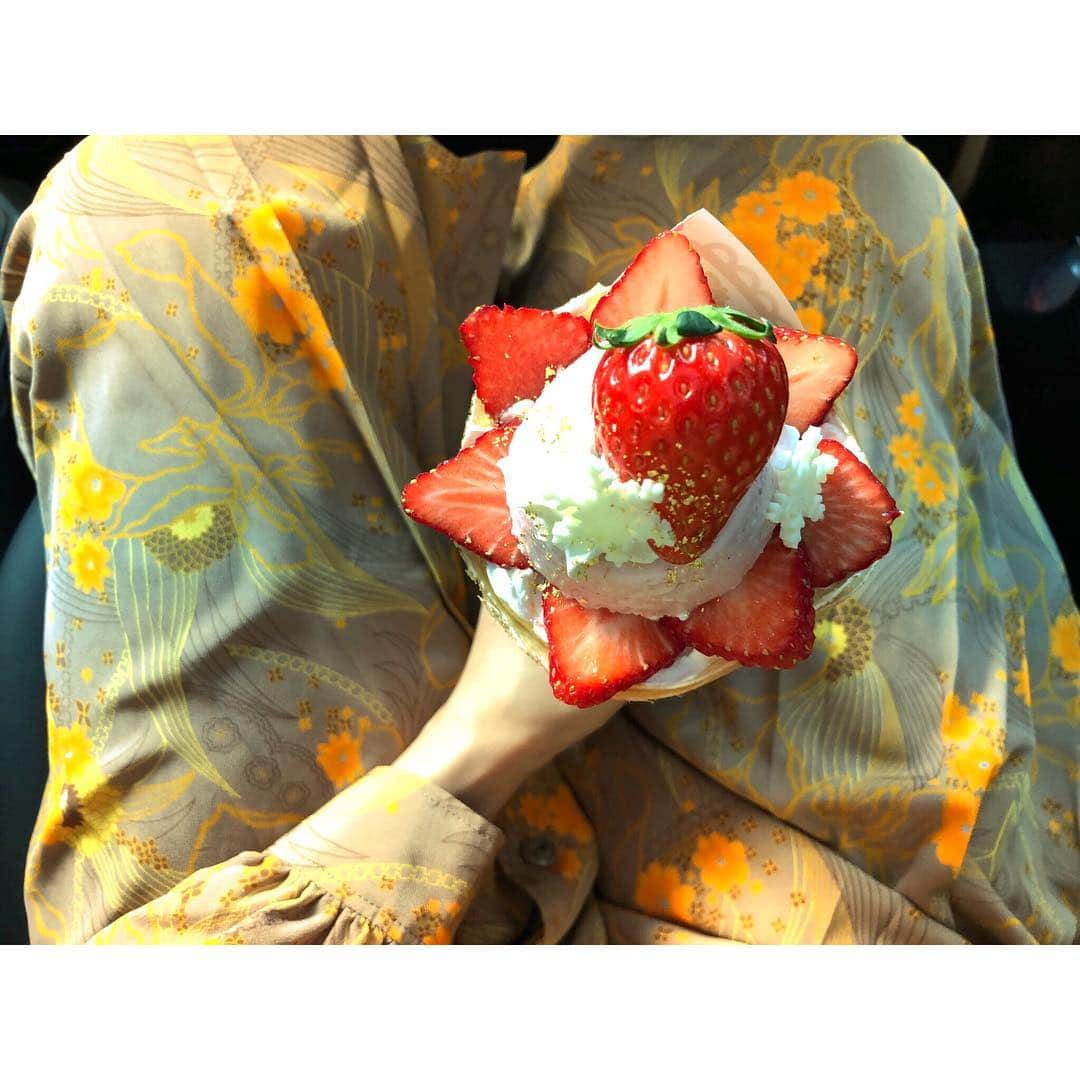 木南晴夏さんのインスタグラム写真 - (木南晴夏Instagram)「お正月特典で 金箔のせっ #🍓」1月6日 16時33分 - kinamitopan