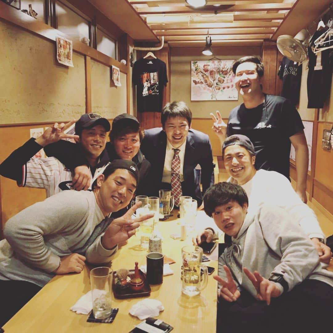 船越涼太のインスタグラム：「はい。ノリで新年会🌅練習終わりからの流れで集まりました✌️ #市柏#野球部#なんじゃもんじゃ#ワードウルフ#つかさ#男気じゃんけん#読売も広島も男気はありません#みんなありがとう#充実#年末年始#パワーアップ」