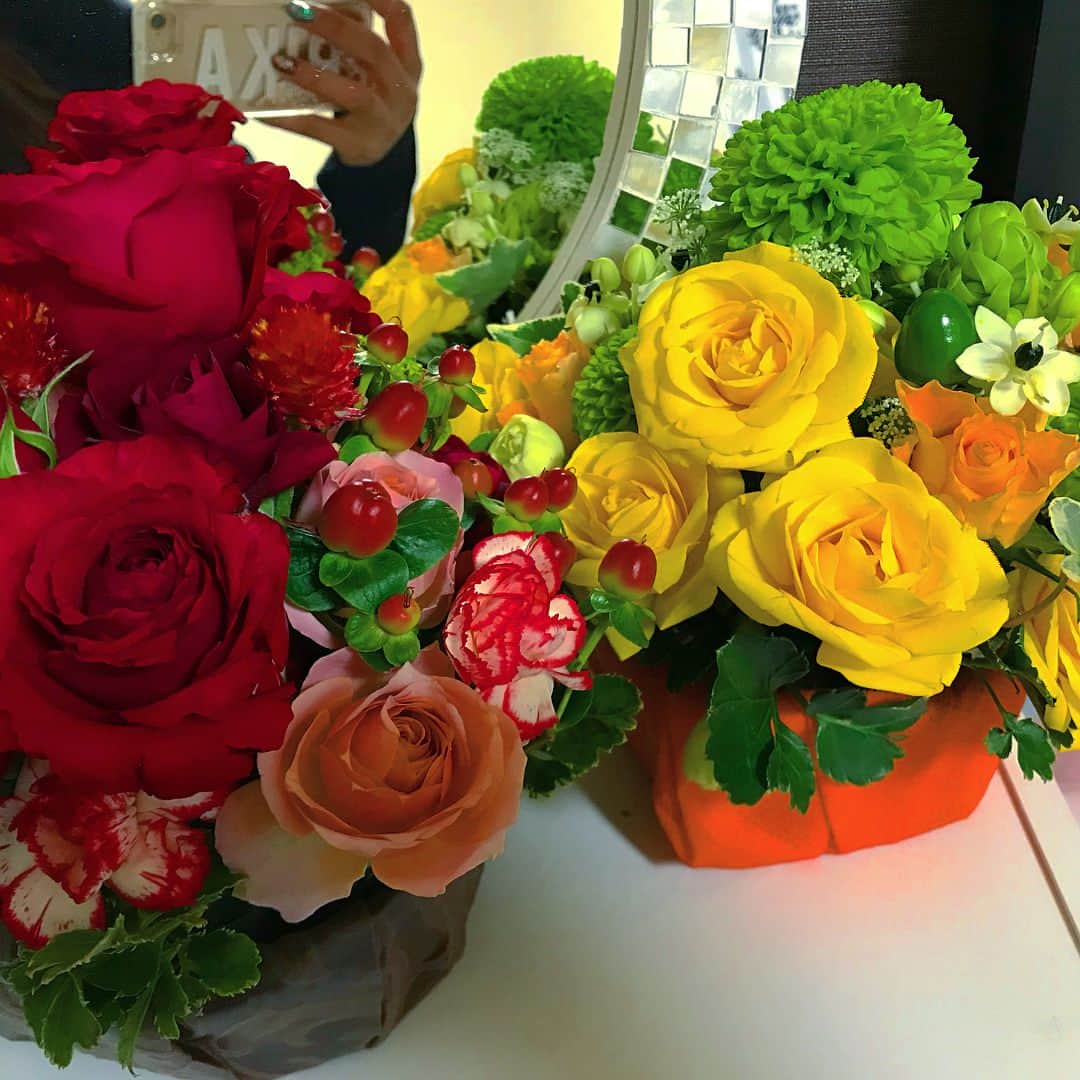 本郷理華のインスタグラム：「🌹❤️🌹 名古屋フェスティバルで素敵なお花を沢山頂きました！ありがとうございます✨🌹💐 見にきてくださった方々、暖かいご声援やお手紙、プレゼント、お花を下さった方々ありがとうございました😊 今年もよろしくお願い致します！」