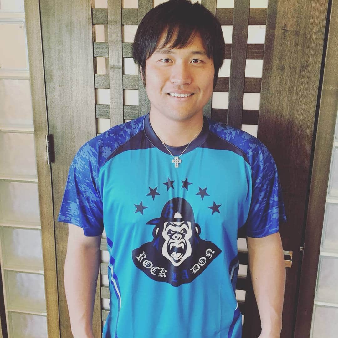 平田良介さんのインスタグラム写真 - (平田良介Instagram)「Tシャツは自主トレのために作りました(^^)気に入ってくれてる人が何人かいてくれて嬉しいです(^^)vまた、何か決まり次第発表させていただきますね＼(^_^)／ #自主トレ #中日ドラゴンズ #平田良介」1月7日 16時21分 - ryosuke_hirata_official