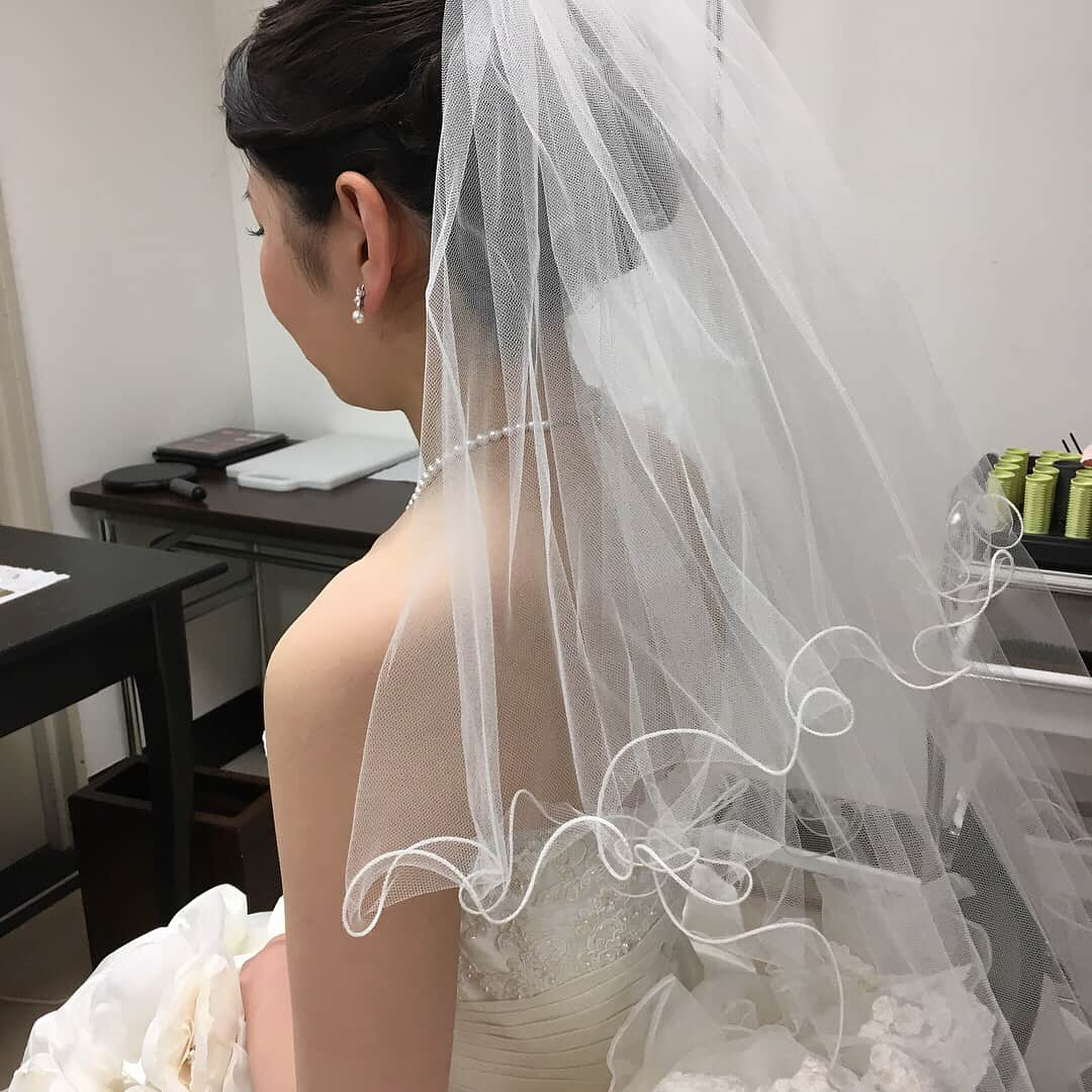 ivyhallWeddingさんのインスタグラム写真 - (ivyhallWeddingInstagram)「本日は模擬挙式です。 可愛い花嫁モデルさんが来てくれました( ´∀｀) #アイビーホール #大切な歴史 #卒花嫁 #ぷれ花嫁 #プレ花嫁 #はなよめ #ウエディングドレス姿 #ウエディングドレス後ろ姿 #ウエディングドレス  #もうすぐ50周年 #結婚式#大切な歴史 #アイビーホールウエディング #ゼクシィ #プレ花嫁 #結婚式 #卒花嫁 #結婚準備 #プレ花嫁卒業 #表参道ウエディング #ウエディングドレス着たい」1月7日 12時09分 - ivyhallwedding