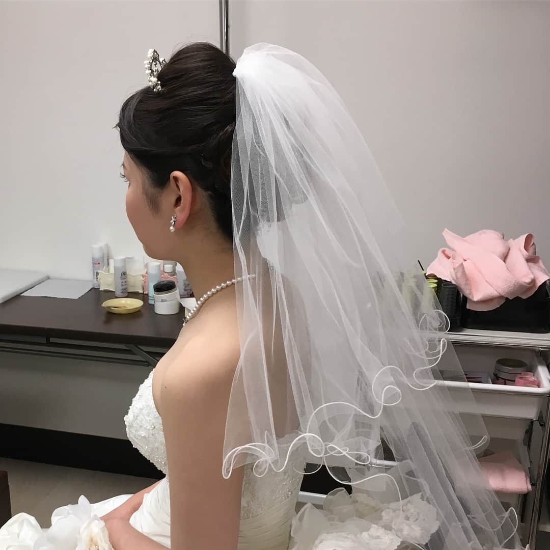 ivyhallWeddingさんのインスタグラム写真 - (ivyhallWeddingInstagram)「本日は模擬挙式です。 可愛い花嫁モデルさんが来てくれました( ´∀｀) #アイビーホール #大切な歴史 #卒花嫁 #ぷれ花嫁 #プレ花嫁 #はなよめ #ウエディングドレス姿 #ウエディングドレス後ろ姿 #ウエディングドレス  #もうすぐ50周年 #結婚式#大切な歴史 #アイビーホールウエディング #ゼクシィ #プレ花嫁 #結婚式 #卒花嫁 #結婚準備 #プレ花嫁卒業 #表参道ウエディング #ウエディングドレス着たい」1月7日 12時09分 - ivyhallwedding