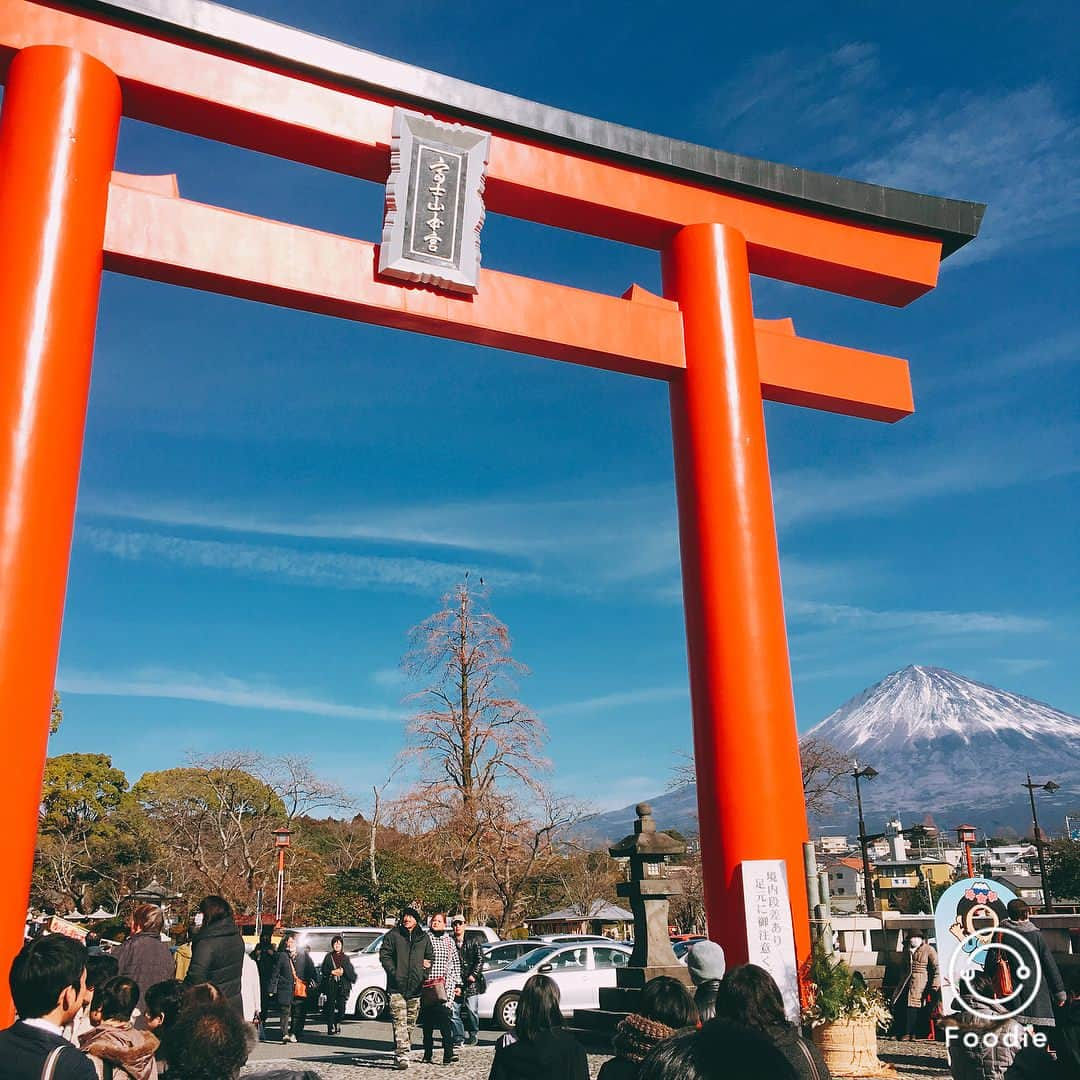 加賀美翔さんのインスタグラム写真 - (加賀美翔Instagram)「今日は富士山本宮浅間大社とお宮横丁、富士山世界遺産センターに家族で行ってきました⛩ ＊ ＊ ＊ #富士山本宮浅間大社 #お宮横丁 #富士宮焼そば #静岡県富士山世界遺産センター #家族day」1月7日 12時24分 - kagami.sho