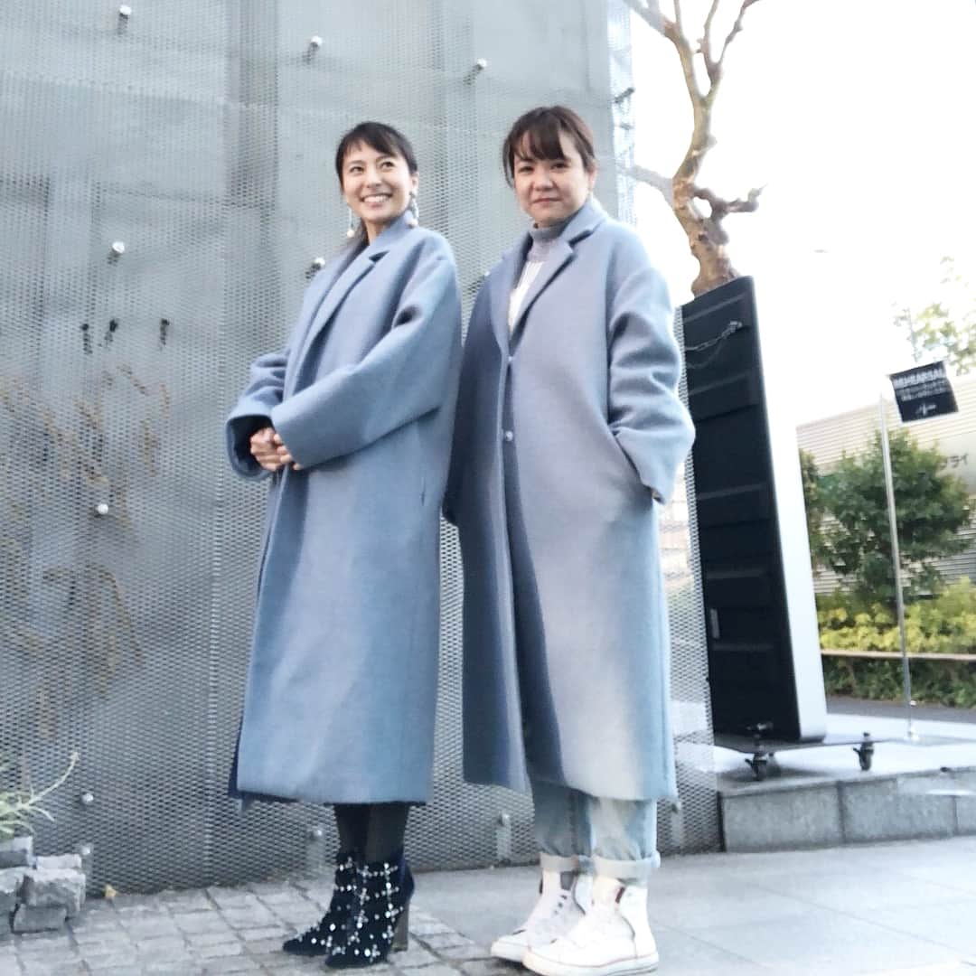 神戸蘭子さんのインスタグラム写真 - (神戸蘭子Instagram)「マネージャーさんとコートがかぶった日^ ^  #照れるよね  #ロングコート #ママファッション #ママコーデ #sサイズ #sサイズコーデ」1月7日 19時21分 - ranran0414
