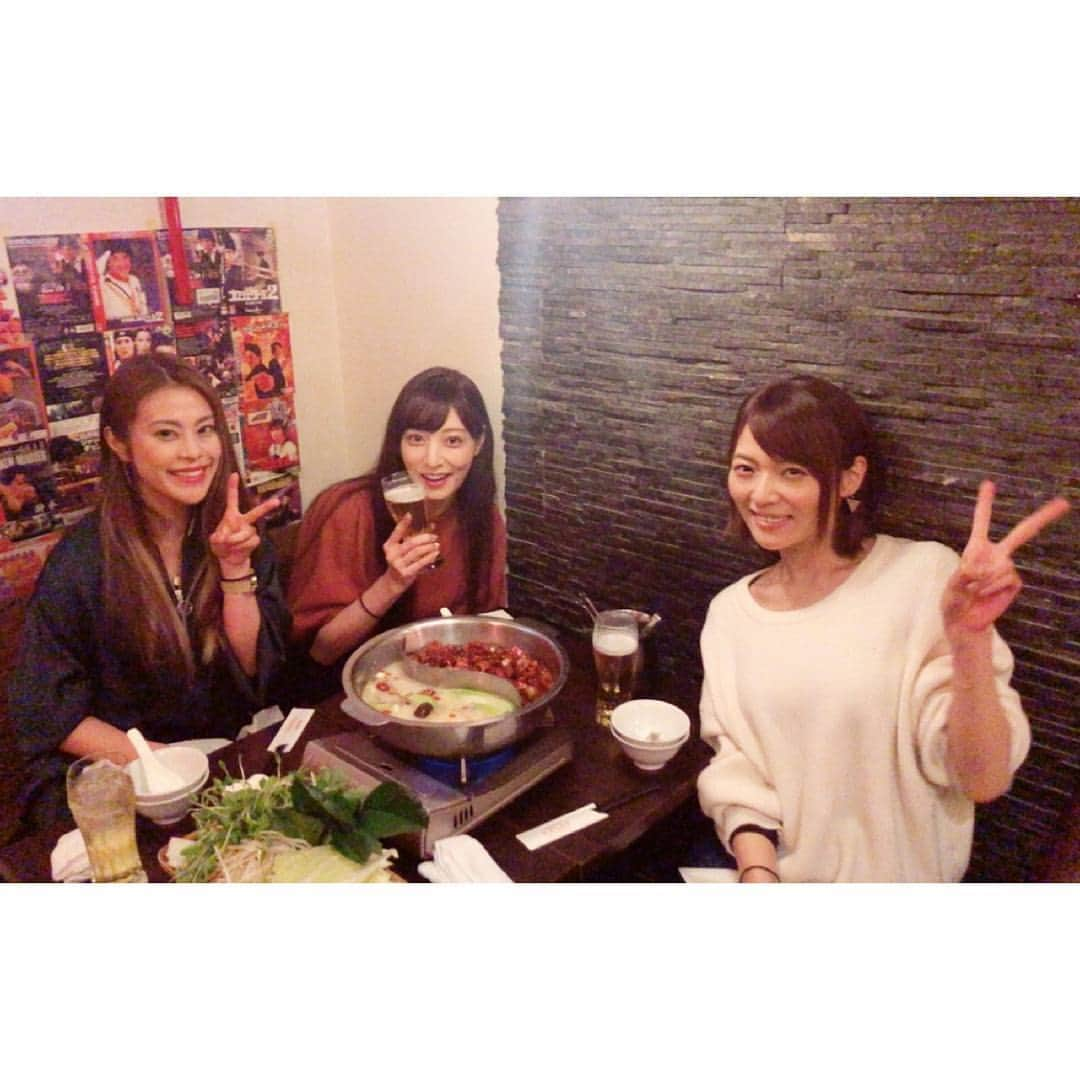 池田夏希さんのインスタグラム写真 - (池田夏希Instagram)「火鍋女子会♡ しほ乃ちゃん(@shihono11 )と由紀ちゃん(@yuki_01_26 )と3人で久しぶりに集まれて笑い過ぎました😂😂😂 . ほんと楽しかったぁー😆💓 またすぐ集まるぞっ！！ . #火鍋 #女子会 #伊藤しほ乃 #渡辺由紀 #最高過ぎる #腹筋痛い」1月7日 21時20分 - natsukiikeda624