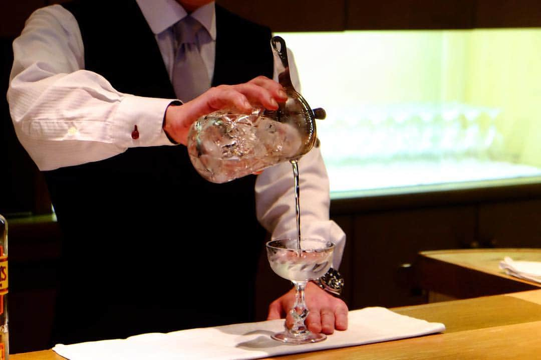 Palace Hotel Hakone / パレスホテル箱根さんのインスタグラム写真 - (Palace Hotel Hakone / パレスホテル箱根Instagram)「Our cocktails create the pleasant atmosphere at the bar.  カクテルで夜をもっと愉しく、オシャレに。 #パレスホテル箱根 #PalaceHotelHakone #箱根 #hakone #閉館まで2日 #2daysuntilclosing」1月7日 21時03分 - palacehotelhakone