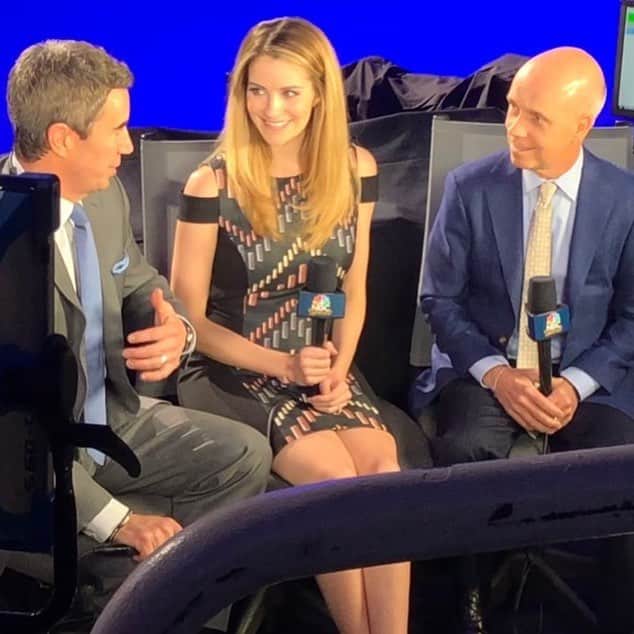 タニス・ベルビンのインスタグラム：「Great to be back on the mic with @terrygannon83 & @scotthamilton84 !What an incredible week of competition from the very best in the country. New @usfigureskating champions. New memories. On to Pyeongchang! 📸@scotthamilton84」