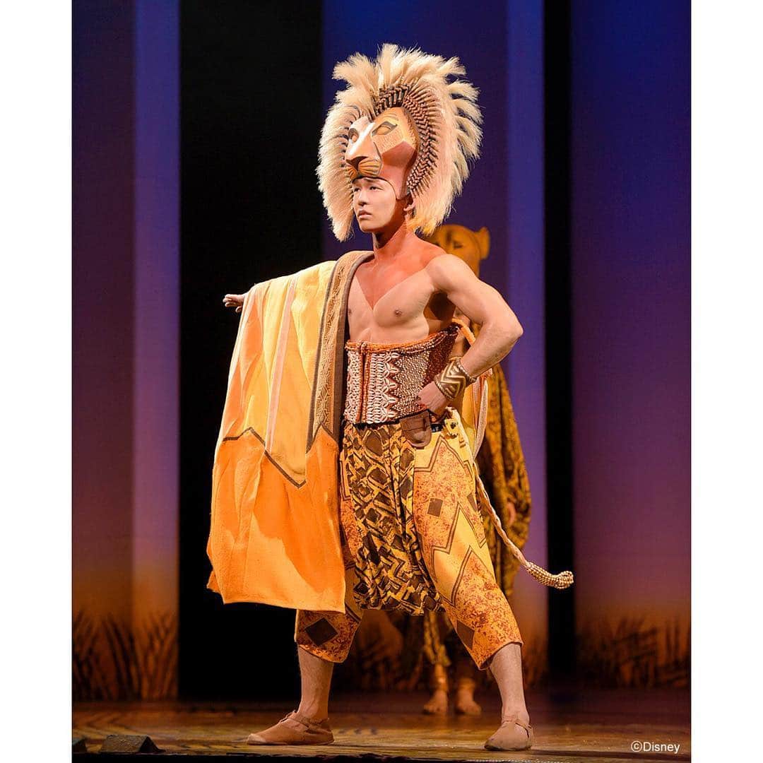 劇団四季さんのインスタグラム写真 劇団四季instagram 本日成人式を迎えた皆さん おめでとうございます 街を行く晴れ着姿が眩しいですね 一方こちらは 逞しく成長したシンバの正装 ライオンキング も 今年は日本上演周年 いよいよハタチを迎えます