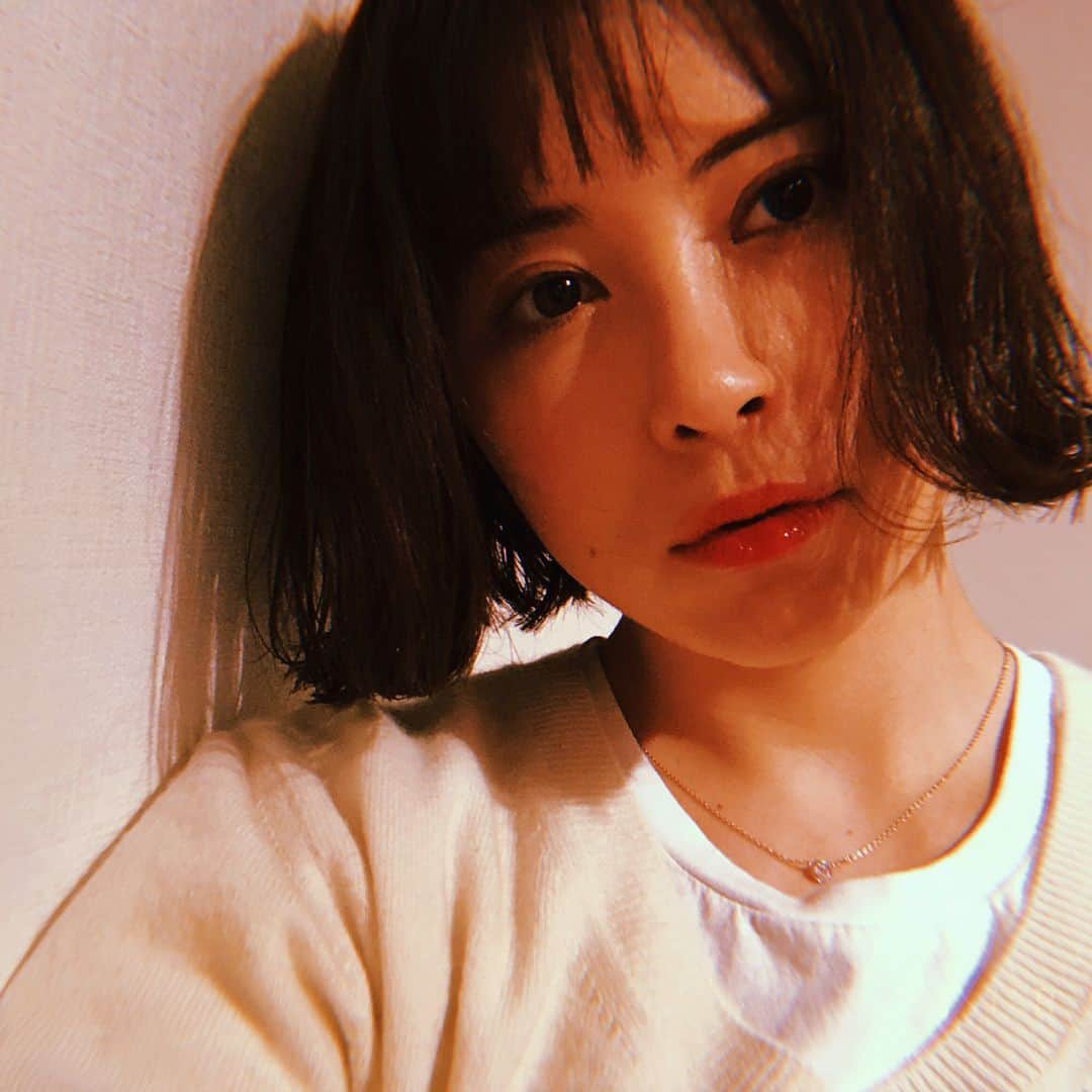 宮澤エマさんのインスタグラム写真 - (宮澤エマInstagram)「✂️✂️✂️ New year, new hair.  そして動画だったとき🤫  Thank you @hideki_matsunaga @abbeyken  #abbey」1月8日 18時07分 - emmamiyazawa