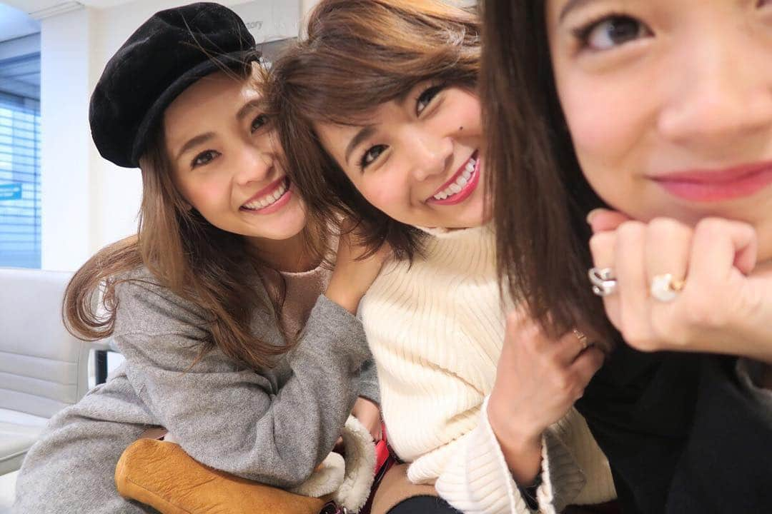 村上沙織さんのインスタグラム写真 - (村上沙織Instagram)「可愛いふたり😍❤️😍 今日も楽しかった✨わっきんの欲しかったiPhoneケースが見つかってよかった♥️♥️似合ってた♥️ #friends#shopping」1月8日 18時29分 - rosysaorimonster