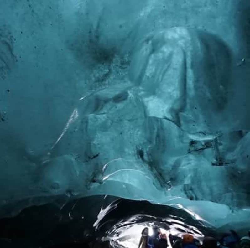 猪子寿之さんのインスタグラム写真 - (猪子寿之Instagram)「#氷の洞窟  #iceland #アイスランド #icecaves #glacier #glaciercave #vatnajökull」1月9日 3時46分 - inoko.teamlab