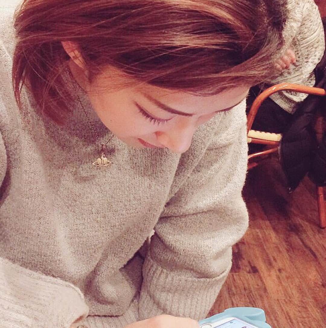 花瑛ちほさんのインスタグラム写真 - (花瑛ちほInstagram)「‪今日も2公演回ってきました！‬ ‪先日、久々3人そろったと思ったらまさかのグレーニットどん被り笑‬ ‪仲良すぎね😂💕とぅき💓‬ ‪それと今日の健太兵庫からのお弁当💓‬ ‪...無界屋ガールズが荒武者隊入ったら、負ける気しないけど大丈夫？笑‬ ‪健太くんありがとう✨‬ #moderobe」1月9日 23時29分 - eichan1117