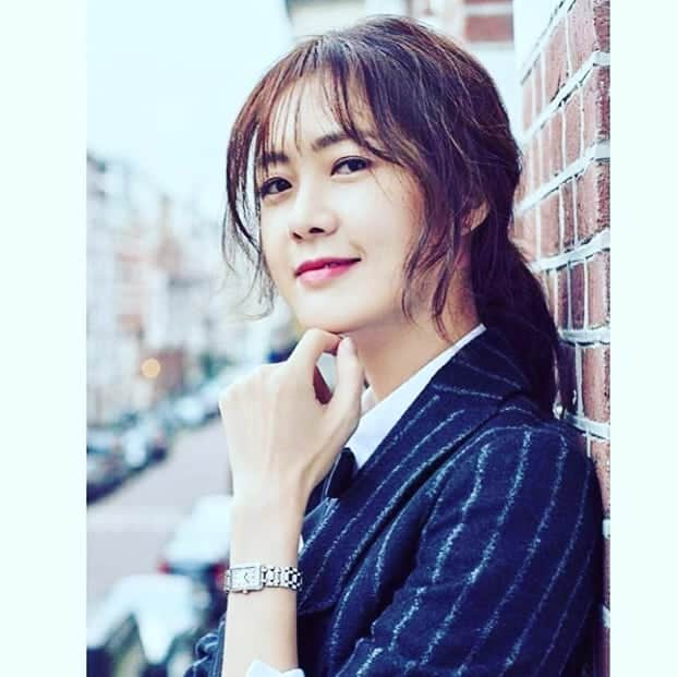 イ・ヨウォンのインスタグラム：「#leeyowon #avengersocialclub #misstemperandnamjunggi  #nightlight #youngest #49days #queenseondeok #fashion70s #surgeonbongdalhee #badlove #horsedoctor #empireofgold #ihateyoubutitsfine #march #school2 #toughguyslove #bluemist #purelove #thegreatambition #scentofaman #attackthegasstation #takecareofmycat #afrika #surpriseparty #whenromancemeetsdestiny #may18 #therecipe #perfectnumber #fistsoflegend #southkoreanactress」