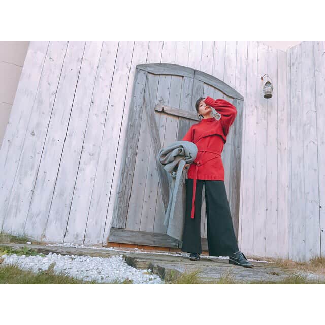 大政絢さんのインスタグラム写真 - (大政絢Instagram)「やっぱり赤が好き ニットは @_irene__official_  最近は寒いのでニットの下にヒートテック投入🤭 #私服」1月9日 19時57分 - aya_omasa_official