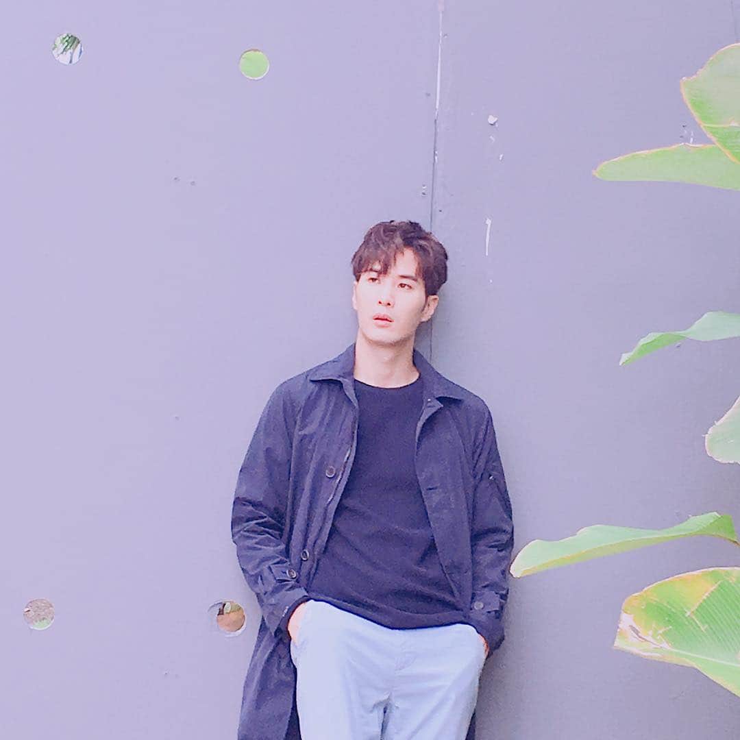キム・ジソクのインスタグラム：「덥다😅그래도 더운게 낫다☀️ #nau#hotelindigo」