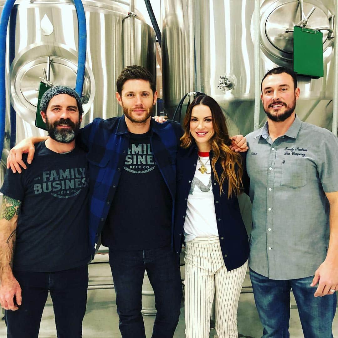 ジェンセン・アクレスさんのインスタグラム写真 - (ジェンセン・アクレスInstagram)「Been a long time comin...but the @familybusinessbeerco doors finally open tomorrow!  So excited.  Unfortunately I’ll be in Van working with @jaredpadalecki but want to wish everyone well for an awesome first day.  I’ll be there soon.  #craftbeer」1月10日 4時54分 - jensenackles