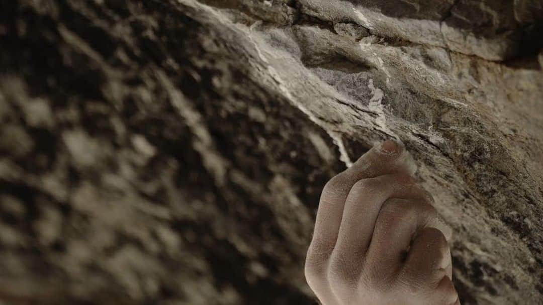 ジョー・キンダーのインスタグラム：「I’m happy to share this lil video created by @frictionlabs and @accessfund This is a simple message for us chalk lovers. Comment and share if you dig. ✌🏾」