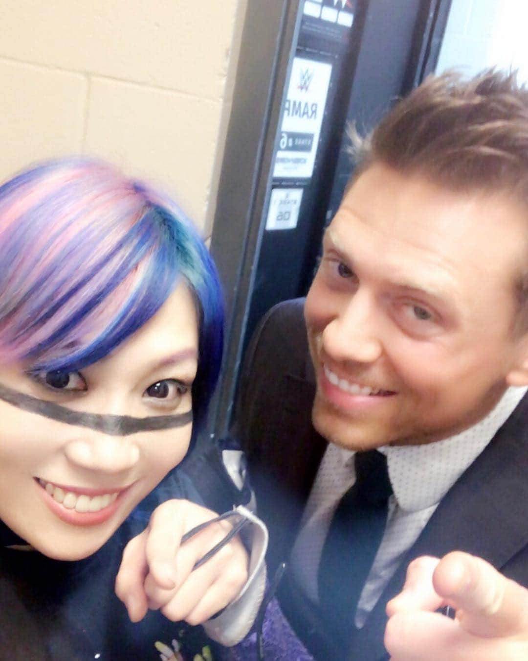 華名（明日華）さんのインスタグラム写真 - (華名（明日華）Instagram)「Awesome 👏  My best buddy @mikethemiz #WWEMMC #EmpressOfTomorrow #🤡 #WWE」1月10日 6時46分 - wwe_asuka