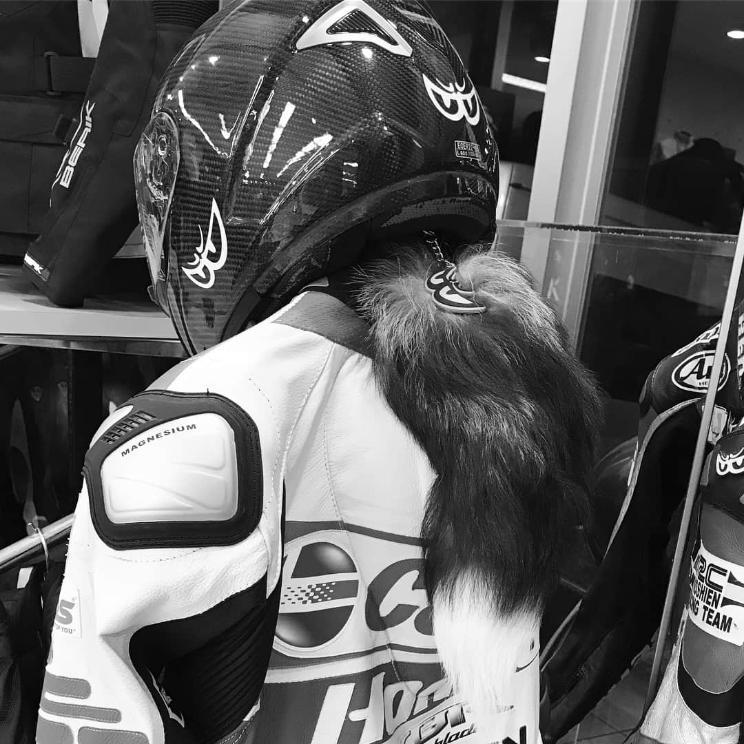 berikのインスタグラム：「BERIK Tail Fur👍  #berik #fur #racingsuit #tuta #ducati #honda #kawasaki #yamaha #suzuki #ktm #touge #べリック #走り屋 #峠 #alpinestars #spidi #dainese」