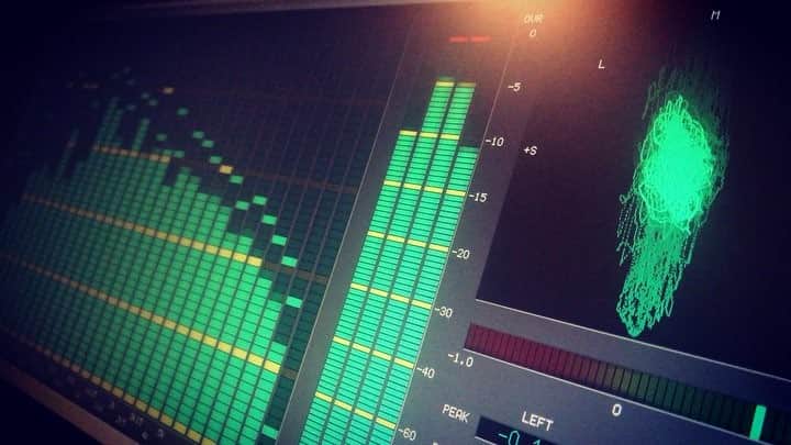 Robert de Boronのインスタグラム：「今日で全曲終了。後は歌録り🎙✨ボロンアルバムは色んなアーティストとやるわけで、みんな気に入って本気出してくれると嬉しいなぁ😆😊😆」