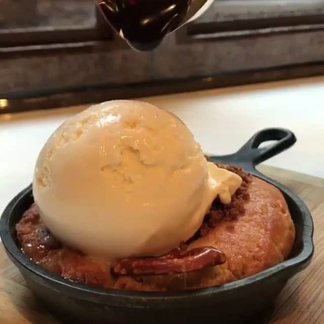 のインスタグラム：「Tag a dessert lover!!!! 🍦🍫🍪🍰🍩😍 Follow @shopebbo @shoplouun」