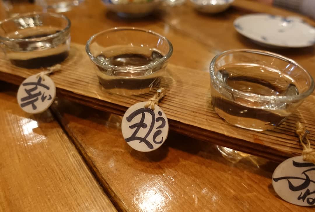 辰巳奈都子さんのインスタグラム写真 - (辰巳奈都子Instagram)「新年会で干支の利き日本酒🍶 この試みはおもしろい！  #ワイン も好きだけど日本酒も好きです。  最初は自分の干支だとか、 慎重になって選んでいましたが、 結果全ての干支を制覇しました。笑  #宮城 の#奥播磨 おくはりまが 1番美味しかった！🥇 #牛すじ の八丁煮込みなど #料理 も美味しかった〜  #父 の#親戚 #みんな #酒豪 #dna #酒 #好き は#遺伝 #新年会 #利き酒 #日本酒 #sake  #干支」1月10日 22時07分 - tatsumi_natsuko