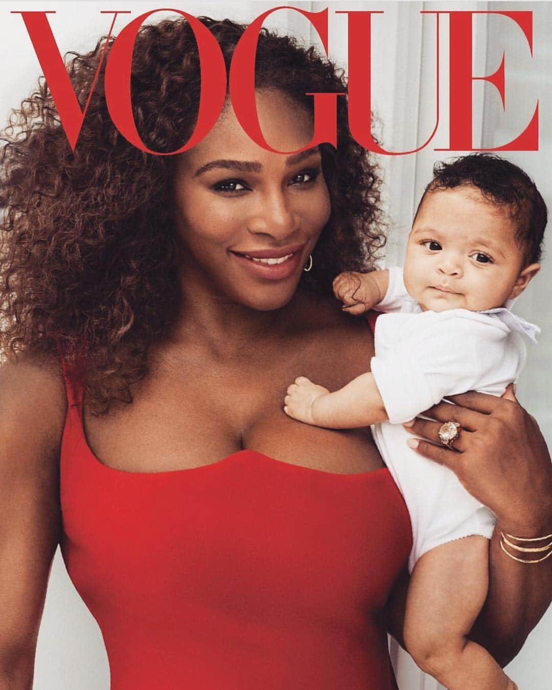 ジジ・ハディッドさんのインスタグラム写真 - (ジジ・ハディッドInstagram)「oh YES @serenawilliams WHAT A COVER my beautiful friend and lil baby O ❤️❤️❤️ made my day :) @mariotestino @tonnegood @voguemagazine 👏🏼」1月11日 0時07分 - gigihadid