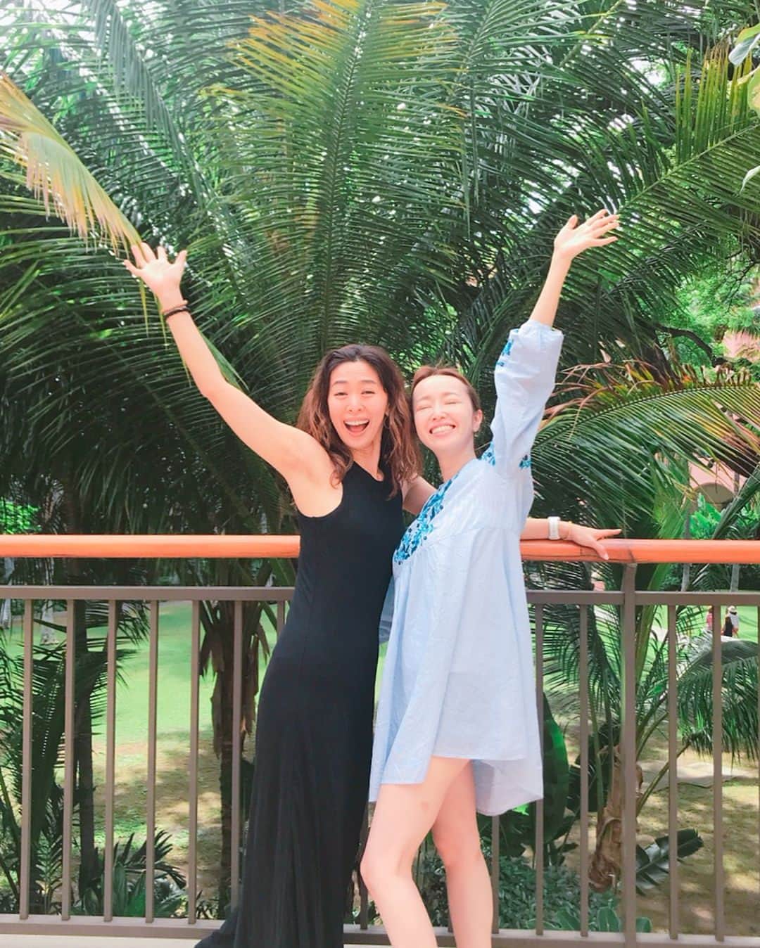 翁安芸さんのインスタグラム写真 - (翁安芸Instagram)「So much fun with @wakanozawa 🌴💕 大好きな和香さんとハワイで爆笑ランチ🤣🤣 いつもポジティブなエネルギー溢れるこの方こそが太陽☀️🌈 #野沢和香 #love #happiness #friend #hawaii #ハワイ」1月11日 6時04分 - akinyc
