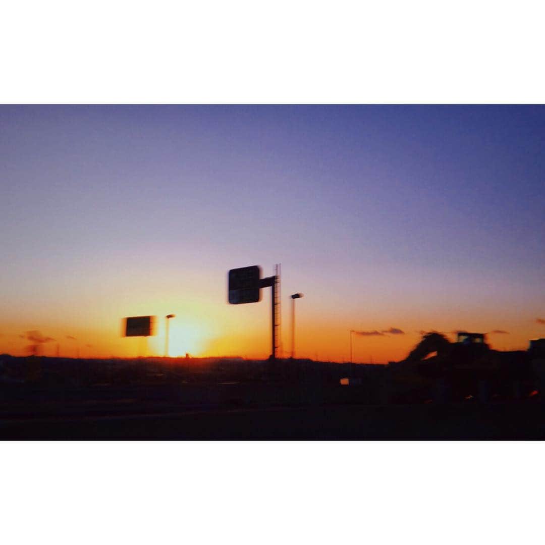 本田翼さんのインスタグラム写真 - (本田翼Instagram)「🌄 朝です。 夜明けのビートを聴いて 目覚めるのです。 #冬眠したいさ」1月11日 7時03分 - tsubasa_0627official