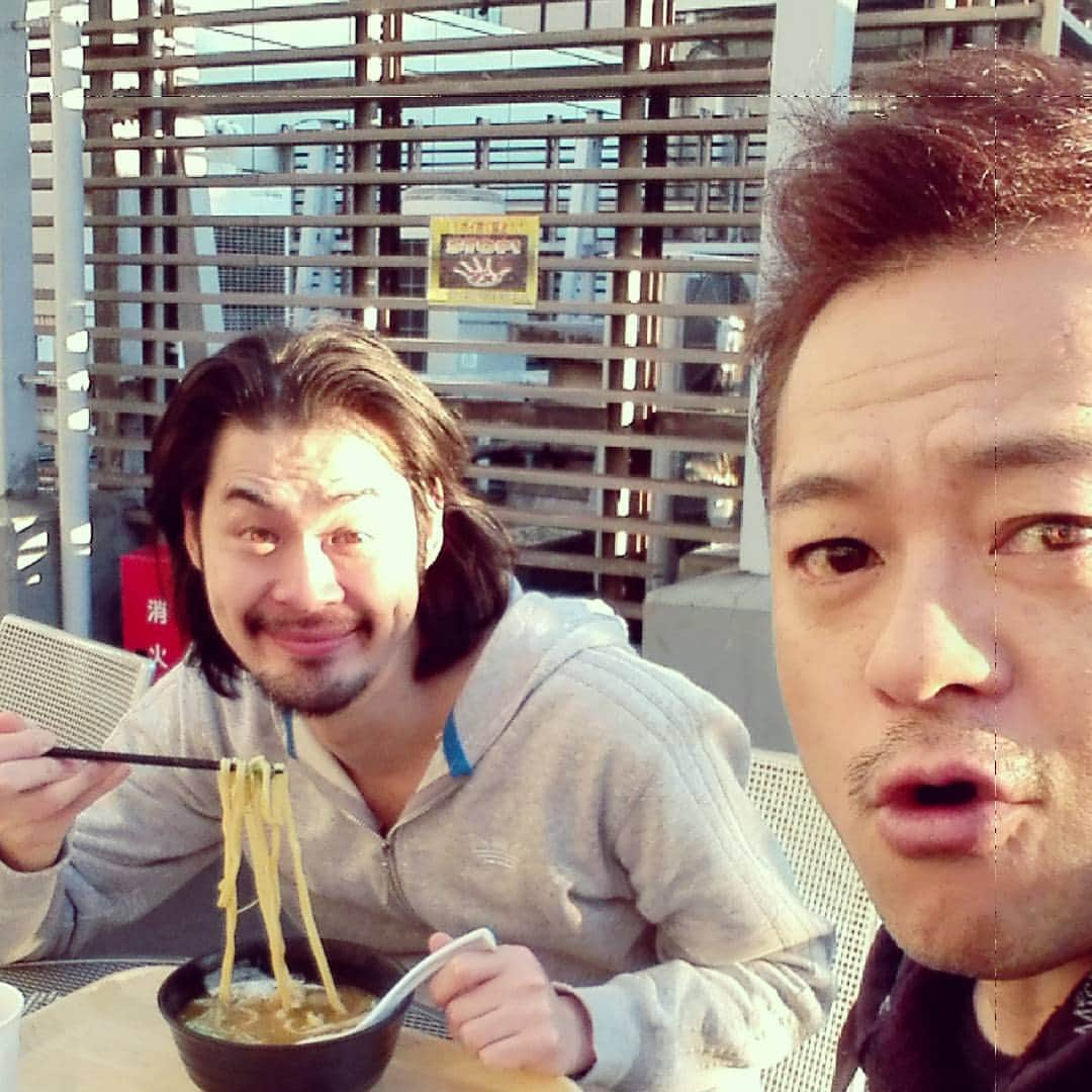 松谷賢示さんのインスタグラム写真 - (松谷賢示Instagram)「ルミネ合間に山男とランチ。  #ルミネtheよしもと  #ルミネ劇場 #新喜劇 #辻本班 #初日 #土曜日まで #4日間 #相方 #アキ #いいよー  #と一緒 #かたつむり林  #とコンビで #金融屋さん #水玉れっぷう隊 #水玉れっぷう隊ケン」1月11日 9時55分 - mizutamarepputai_ken