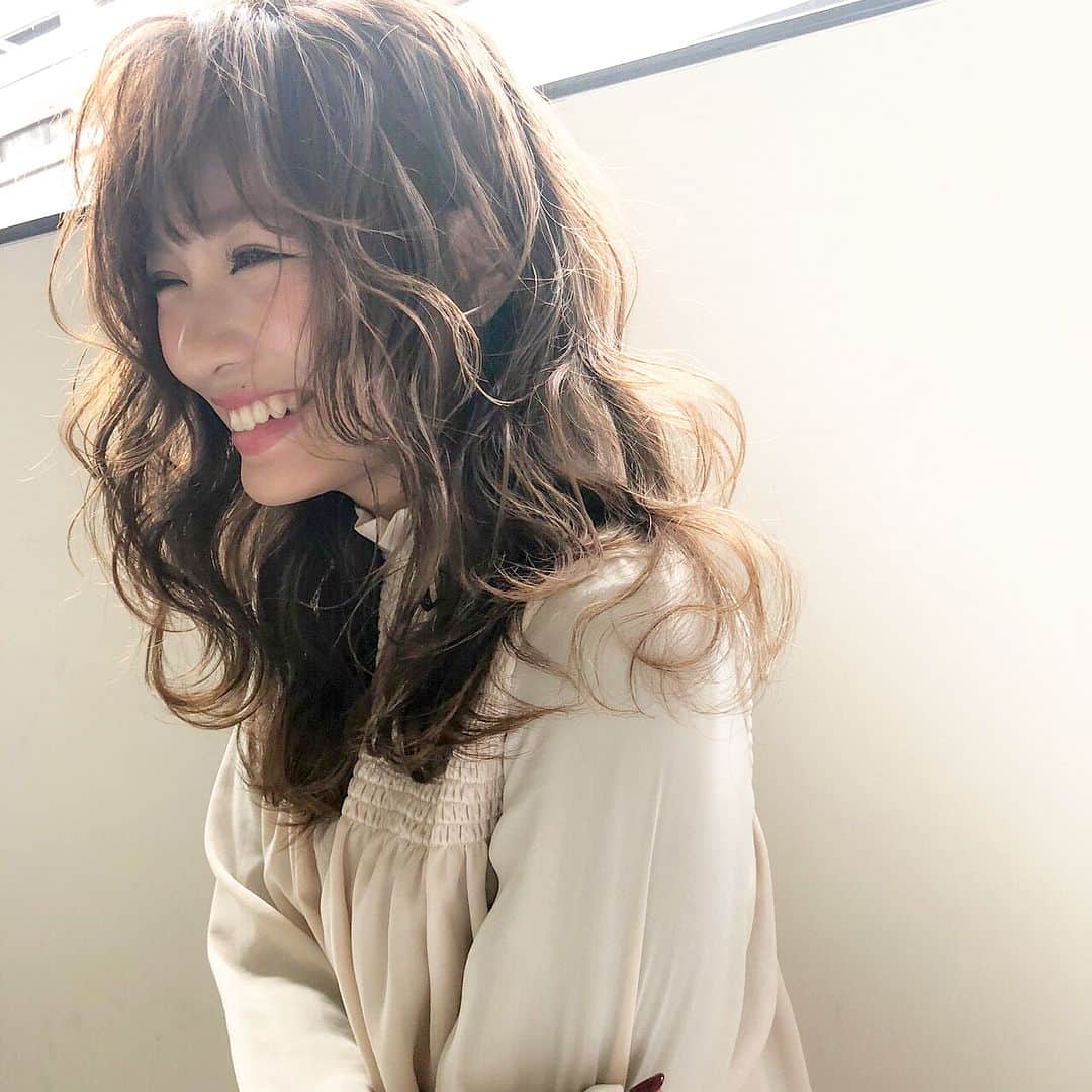 伊藤実祐さんのインスタグラム写真 - (伊藤実祐Instagram)「. . 怒った。😕 . 3枚目の私。 すぐちょける癖があるとはいえ その瞬間をカメラに収める相棒の成澤❗️ → @narisawa_taiki . 1枚目2枚目とまともなデータがあるのに 3枚目だけを”関西の血が溢れ出てる” なんてうたってストーリーに載せた相棒の成澤‼️ → @narisawa_taiki . . やりあがったなコノヤロウ。（笑） . . 清楚でおしとやかで通ってるのに いろいろばれてまうがな🙊は← #どこがや #だれがや 📣 . . #相棒 #成澤大輝 #まちこの真似 #モデル #フリーモデル #サロンモデル #インフルエンサー #タビジョ #TOKYOcreatist #伊藤実祐 #いとうみゆ . この撮影のとき何回なりに ”これ動画ちゃうで🖐🏻”って言われたかジワる😂💓」1月11日 11時46分 - miyu.61