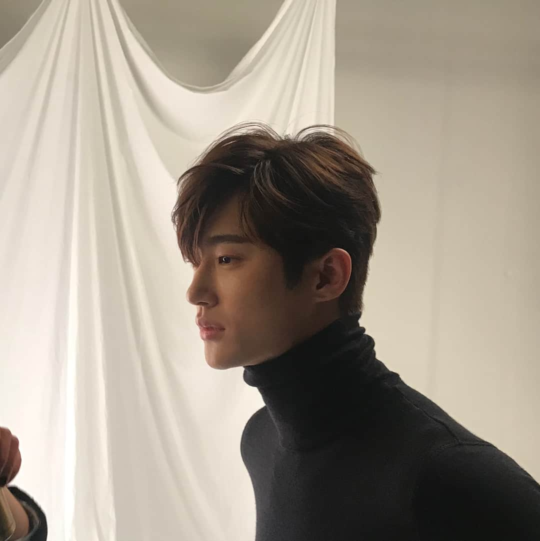 ビョン・ウソクさんのインスタグラム写真 - (ビョン・ウソクInstagram)「#CeCi #쎄씨」1月11日 22時02分 - byeonwooseok