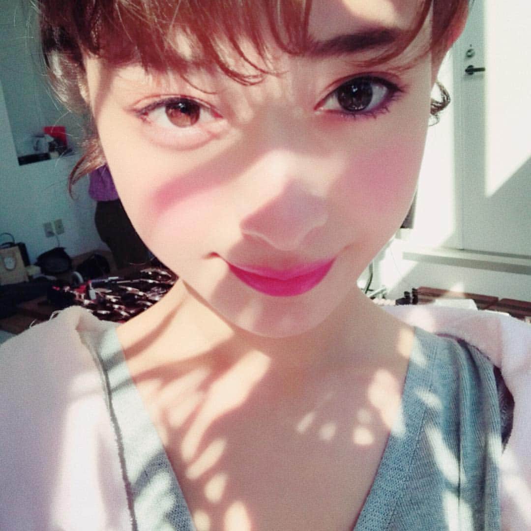 藤野有理のインスタグラム：「影まみれ」