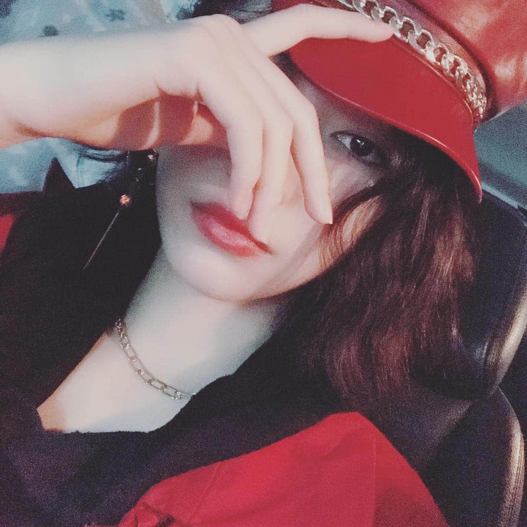 KIKIのインスタグラム：「酷一秒🔥」