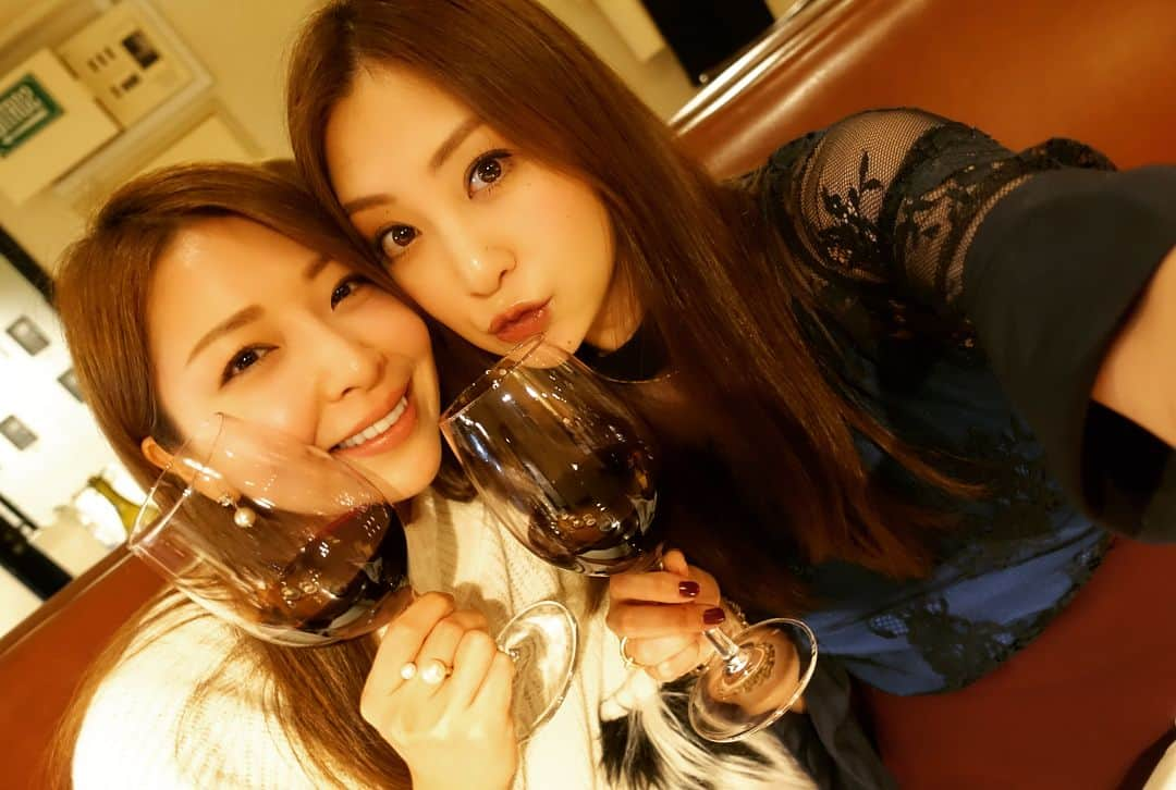 辰巳奈都子さんのインスタグラム写真 - (辰巳奈都子Instagram)「あと10日で30歳の誕生日を迎えます。 ・ フレンチディナーの際、 素敵なプレゼントをいただきました。 心遣いが嬉しい。ありがとう。 ・ #ジビエ がウリの#目黒通りのレストラン。 #あんこう のソテーも美味しかった🐠  #french  #dinner  #tokyo #restaurant  #フレンチ #ディナー #ついに #1月  #三十路  #突入 #怖い  #嫌だ  #でも #プレゼント #嬉しい #ありがとう  #今年も #よろしくお願いします」1月11日 22時07分 - tatsumi_natsuko