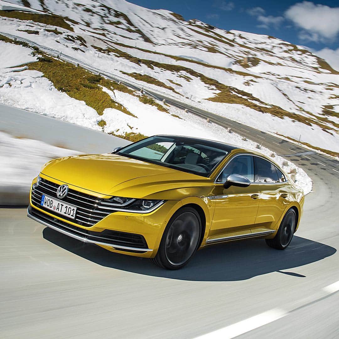 フォルクスワーゲンさんのインスタグラム写真 - (フォルクスワーゲンInstagram)「Striking for gold. #vwarteon #winter #volkswagen #vw」2月10日 1時56分 - volkswagen